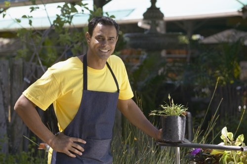 Load-based waste removal for a larger garden clearance